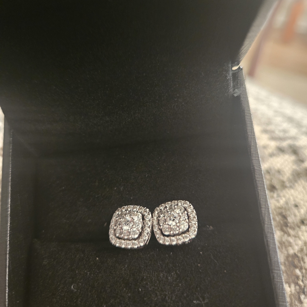 Elegant White Gold Stud Earrings